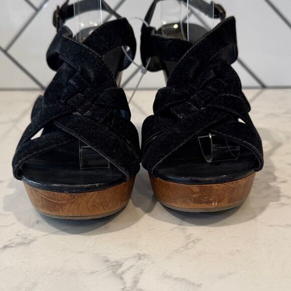 l.e.i. Black Faux suede sandals heels 90s Y2K size 9 it girl bohemian neutral - Picture 5 of 11